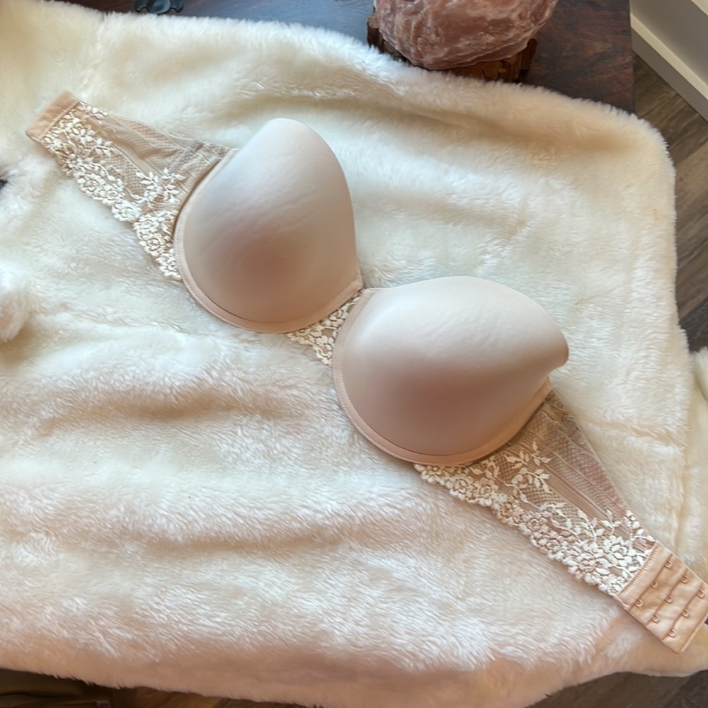 Wacoal strapless bra with lace accents, 34 DD